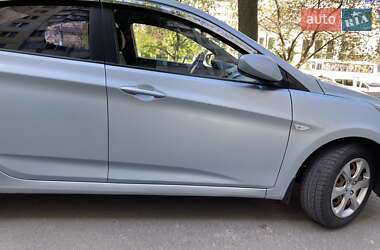 Hyundai Accent 2011