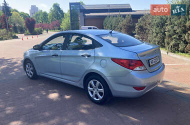 Седан Hyundai Accent 2011 в 