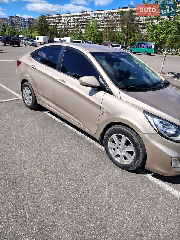 Седан Hyundai Accent 2011 в Києві