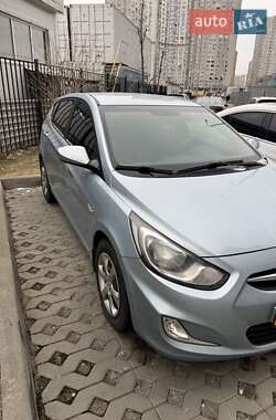 Hyundai Accent 2012 Hyundai Accent 2012