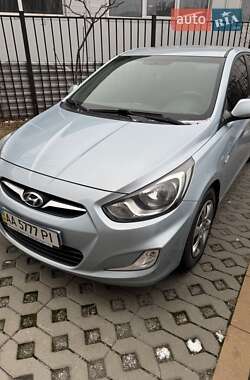 Хетчбек Hyundai Accent 2012 в 
