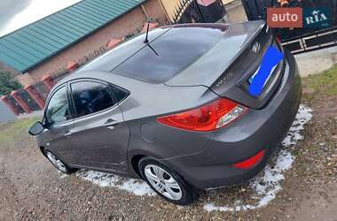 Седан Hyundai Accent 2012 в 