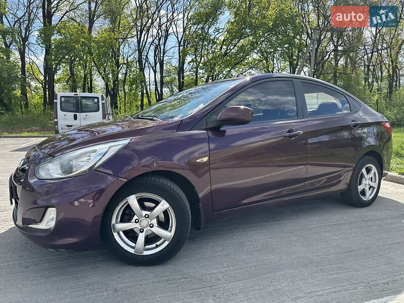 Седан Hyundai Accent 2012 в 