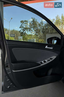 Седан Hyundai Accent 2013 в 
