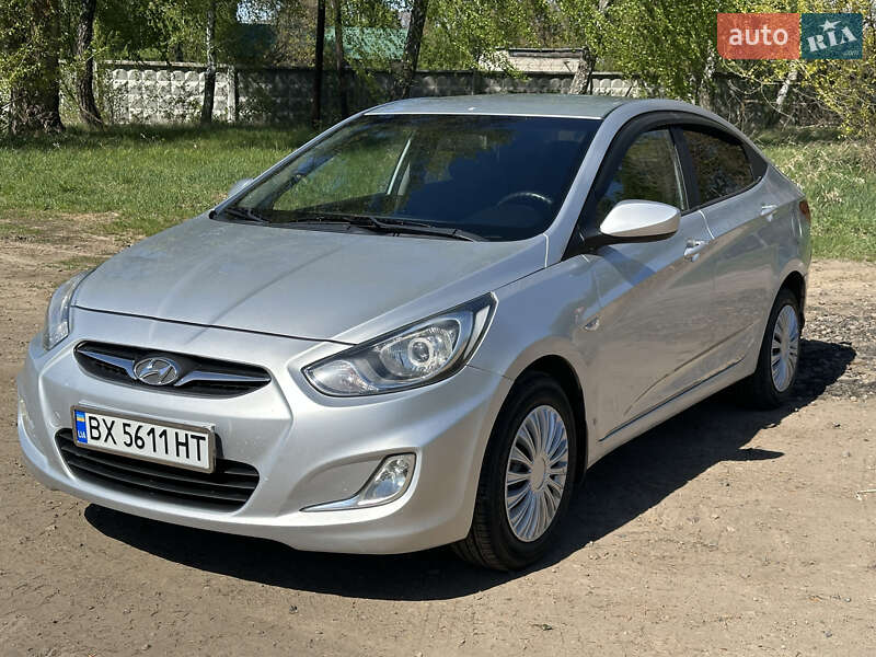 Седан Hyundai Accent 2011 в Ржищеве