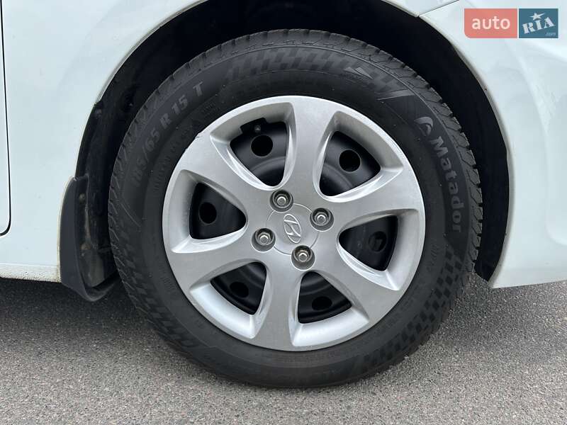 Седан Hyundai Accent 2013 в Киеве