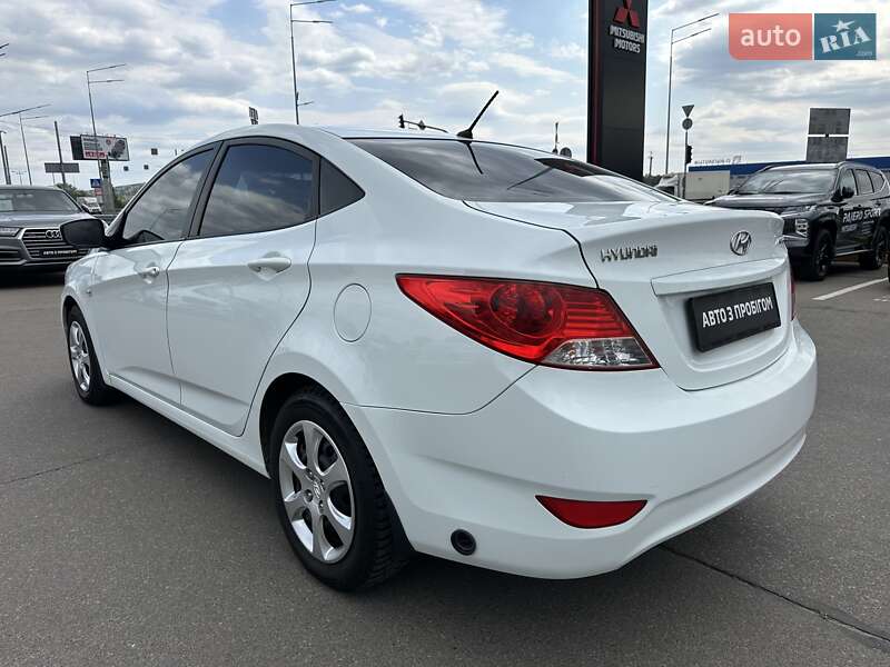 Седан Hyundai Accent 2013 в Киеве
