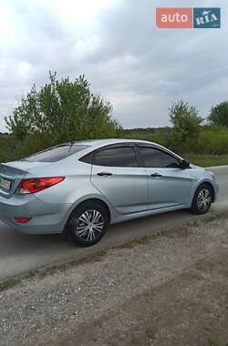 Седан Hyundai Accent 2011 в 