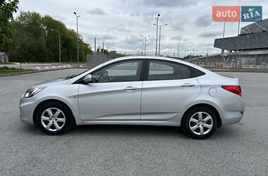 Седан Hyundai Accent 2013 в 