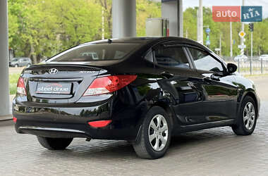 Седан Hyundai Accent 2013 в 