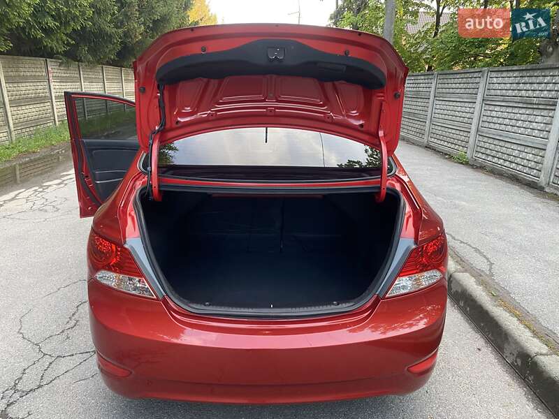 Седан Hyundai Accent 2012 в Виннице