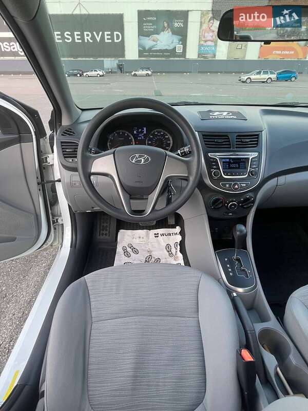 Седан Hyundai Accent 2015 в Киеве