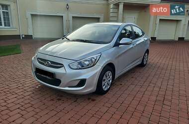Седан Hyundai Accent 2016 в Киеве