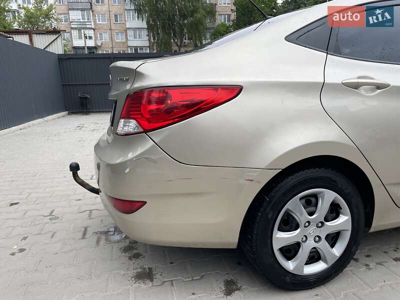 Седан Hyundai Accent 2011 в Тернополе