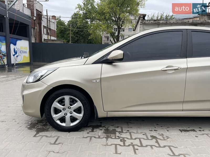Седан Hyundai Accent 2011 в Тернополе