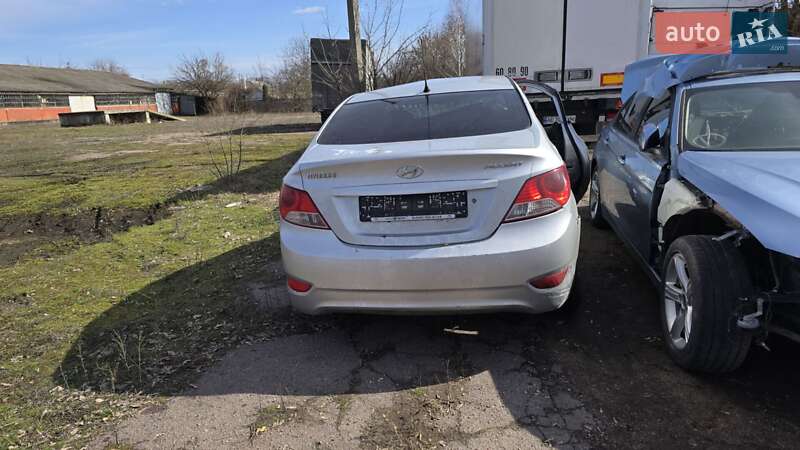 Седан Hyundai Accent 2011 в Лубнах