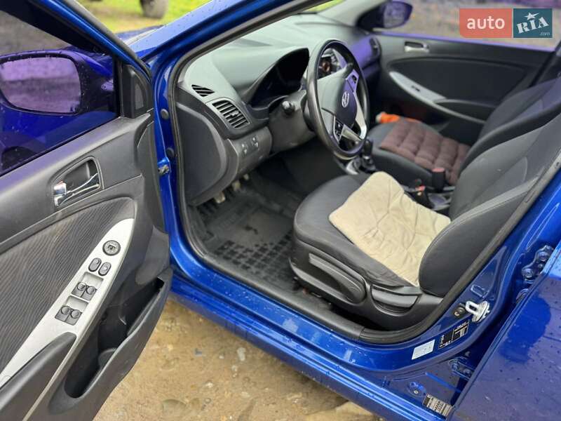 Седан Hyundai Accent 2011 в Косове фото 12 Седан Hyundai Accent 2011 в Косове