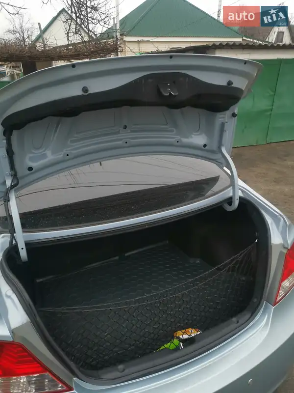 Hyundai Accent 2012