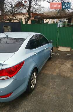 Седан Hyundai Accent 2012 в Киеве