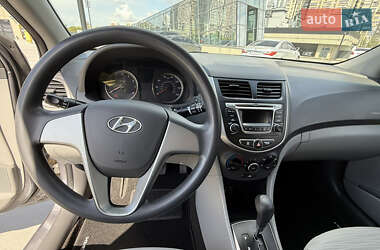 Седан Hyundai Accent 2014 в 