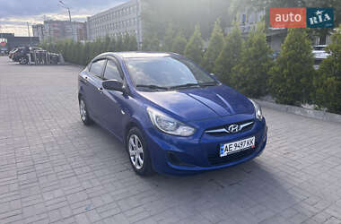 Hyundai Accent 2011