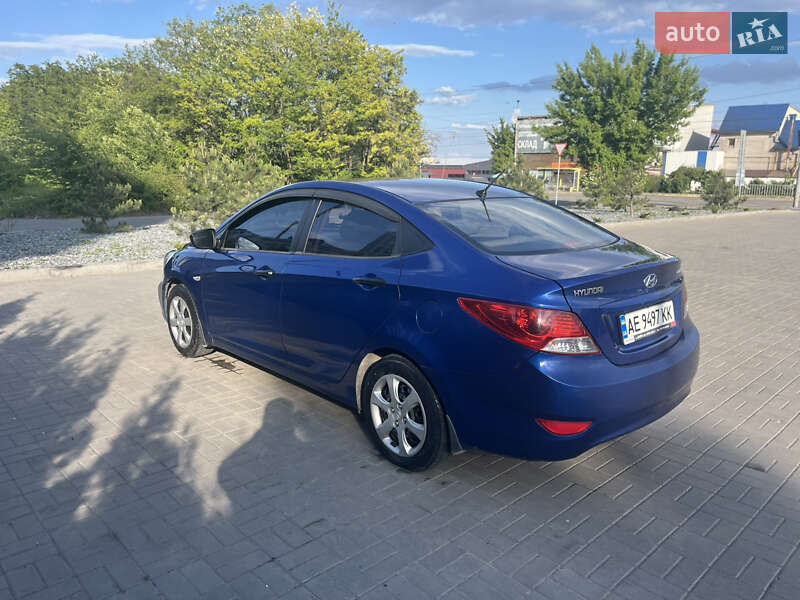 Седан Hyundai Accent 2011 в Днепре
