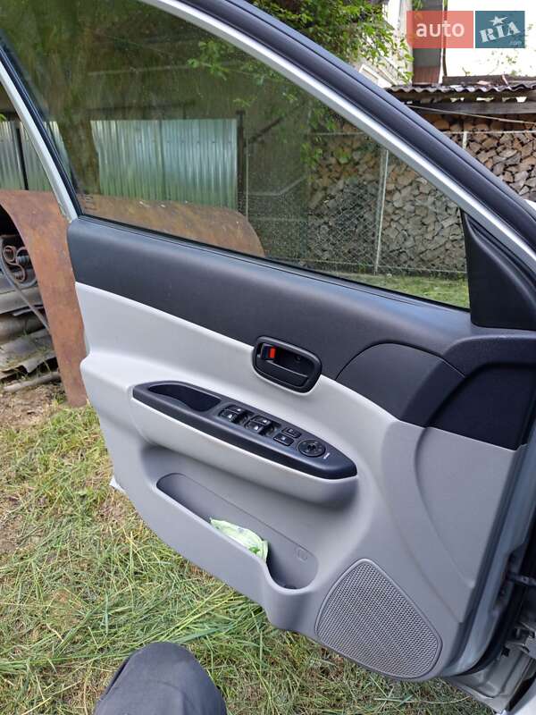 Седан Hyundai Accent 2008 в Ланчине