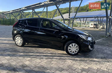 Хэтчбек Hyundai Accent 2012 в 