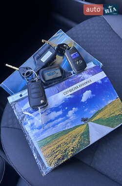 Хэтчбек Hyundai Accent 2012 в 