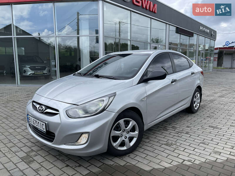 Hyundai Accent 2013