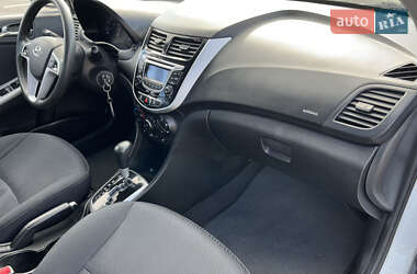 Седан Hyundai Accent 2011 в 