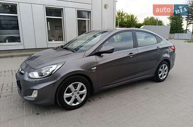 Седан Hyundai Accent 2011 в 
