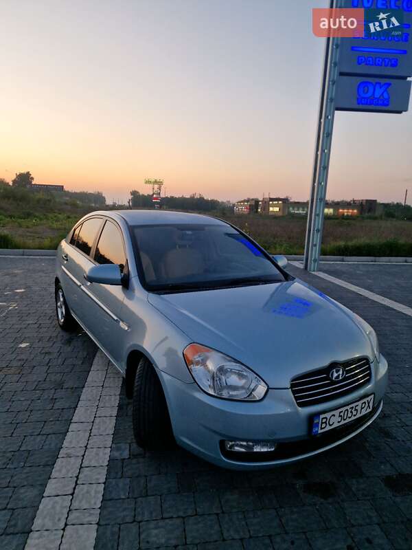 Седан Hyundai Accent 2008 в Новояворівську