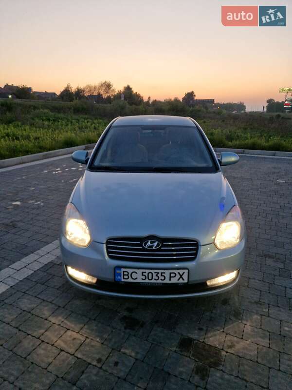 Седан Hyundai Accent 2008 в Новояворівську
