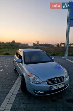 Седан Hyundai Accent 2008 в Новояворовске