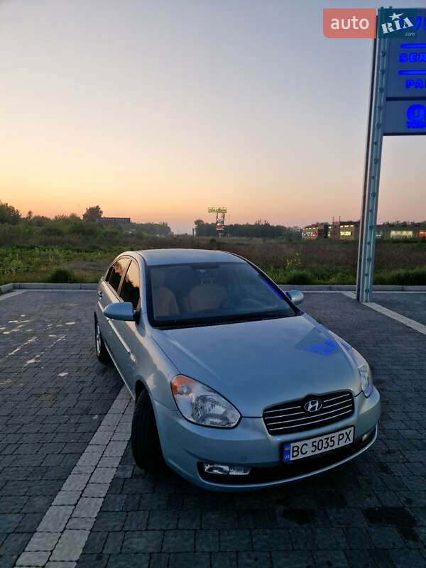 Седан Hyundai Accent 2008 в Новояворівську
