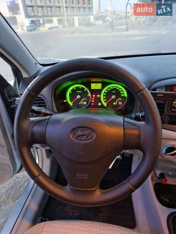 Седан Hyundai Accent 2008 в Новояворівську
