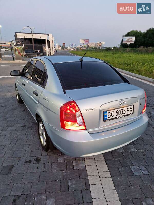 Седан Hyundai Accent 2008 в Новояворівську