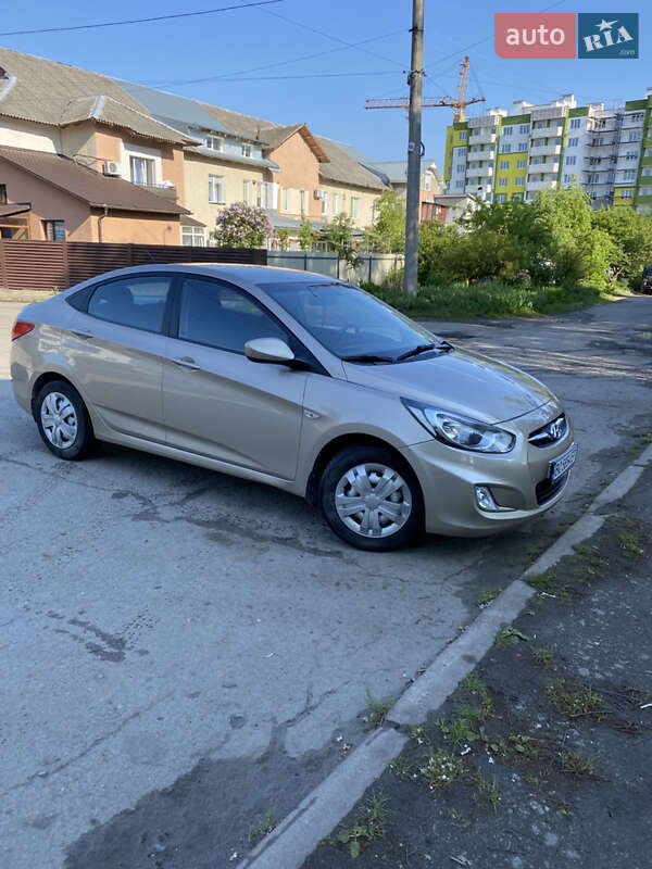 Седан Hyundai Accent 2011 в 