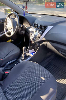 Седан Hyundai Accent 2011 в 
