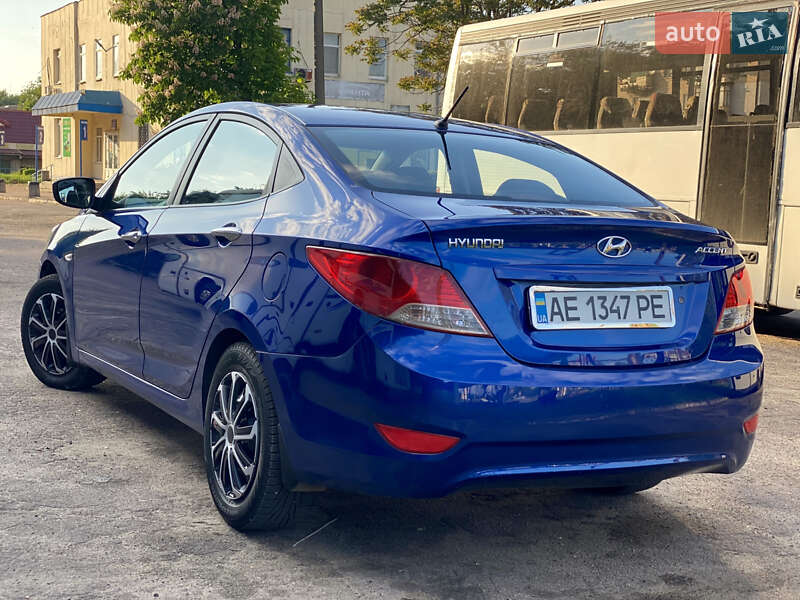Седан Hyundai Accent 2011 в Кам'янському