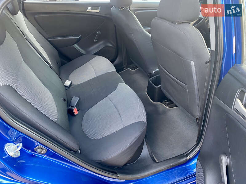 Седан Hyundai Accent 2011 в Кам'янському