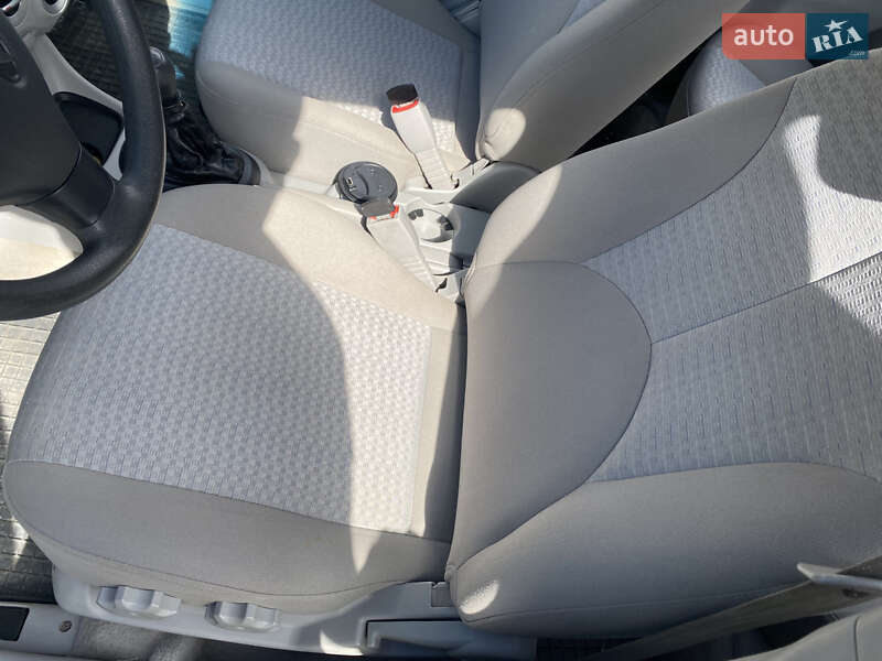 Седан Hyundai Accent 2008 в Харькове
