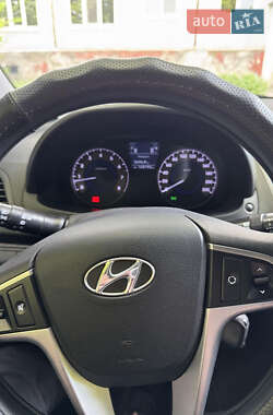 Седан Hyundai Accent 2011 в 