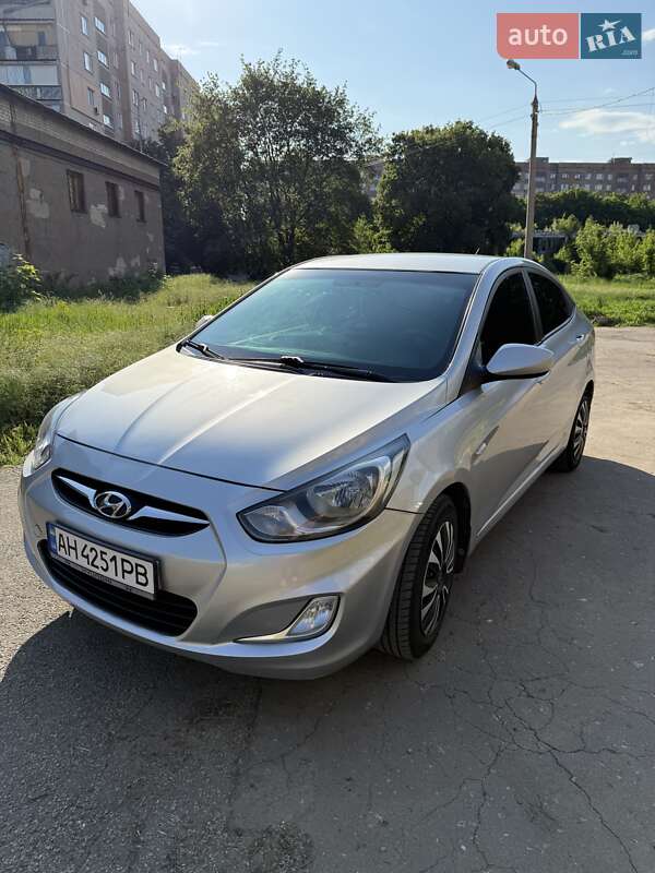 Hyundai Accent 2011