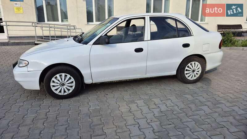 Ліфтбек Hyundai Accent 1996 в Кам'янському