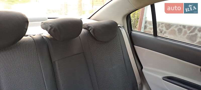 Хэтчбек Hyundai Accent 2008 в Ужгороде фото 13 Хэтчбек Hyundai Accent 2008 в Ужгороде