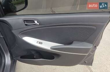 Седан Hyundai Accent 2013 в 