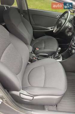 Седан Hyundai Accent 2013 в 
