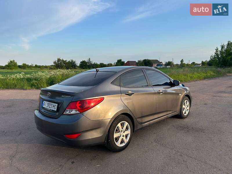 Седан Hyundai Accent 2011 в Києві